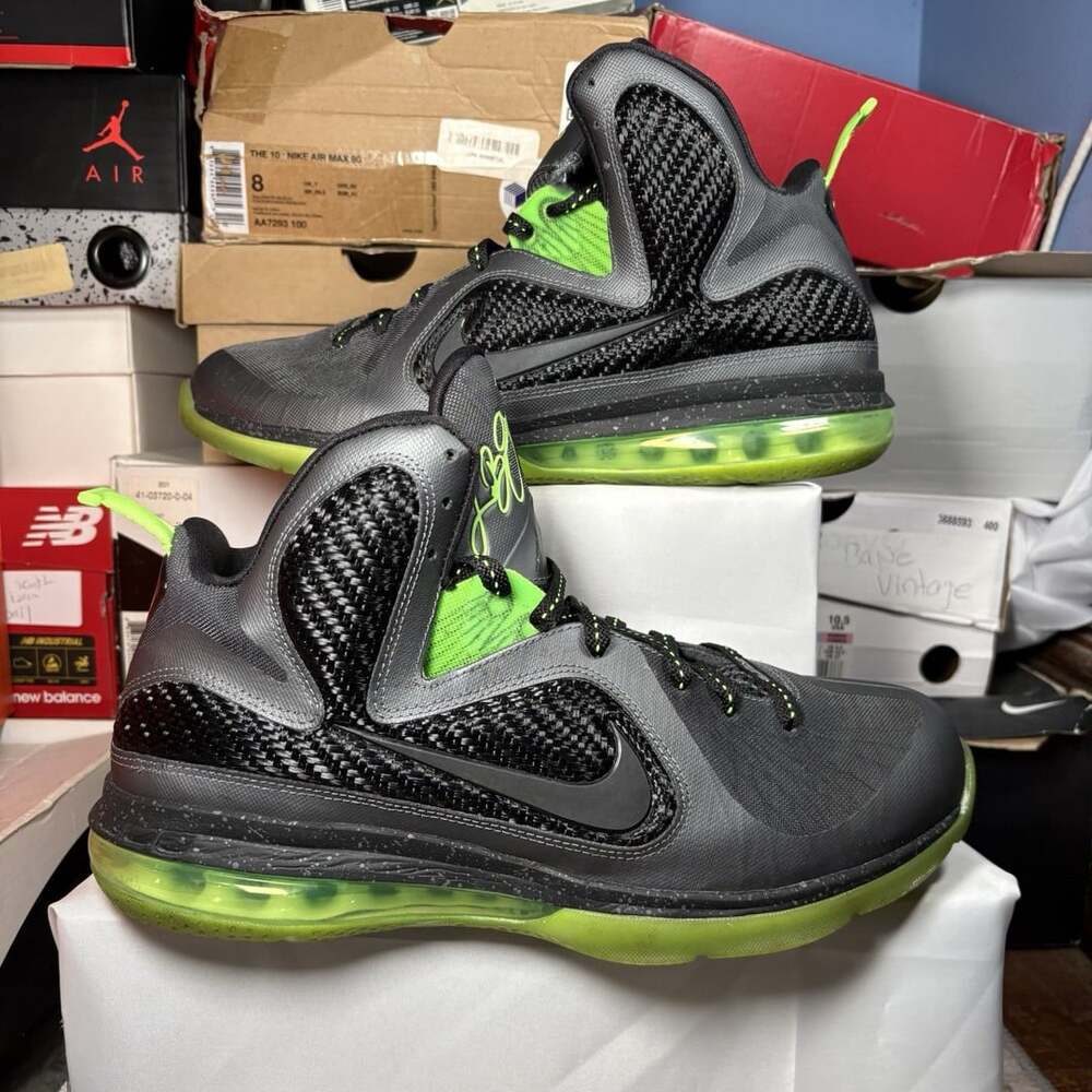 Size 11 - Nike LeBron 9 Dunkman
